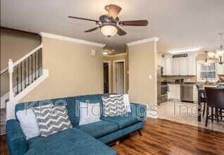 8164 Rolling Glenn Dr in Raleigh, NC - Building Photo - Building Photo