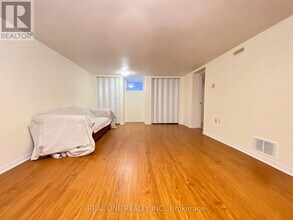 22 Princeway Dr in Toronto, ON - Building Photo - Building Photo