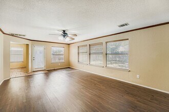 3509 Texas Topaz Dr in Austin, TX - Foto de edificio - Building Photo