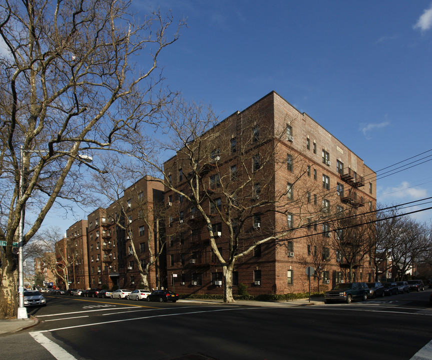 88-04 63rd Dr in Rego Park, NY - Building Photo