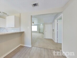 7740 Sign St in Missouri City, TX - Foto de edificio - Building Photo