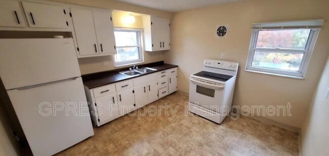 5706-5708-5708 Poketa Rd in Verona, PA - Building Photo - Building Photo