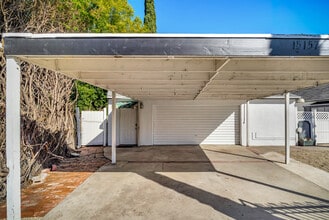 15157 Valleyheart Dr, Unit A in Sherman Oaks, CA - Building Photo - Building Photo