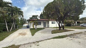 1521 NW 134th St in Miami, FL - Building Photo