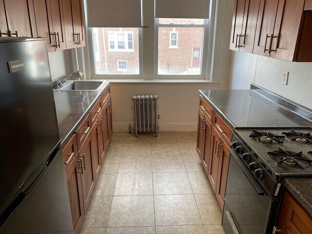 property at 2009 Commonwealth Ave