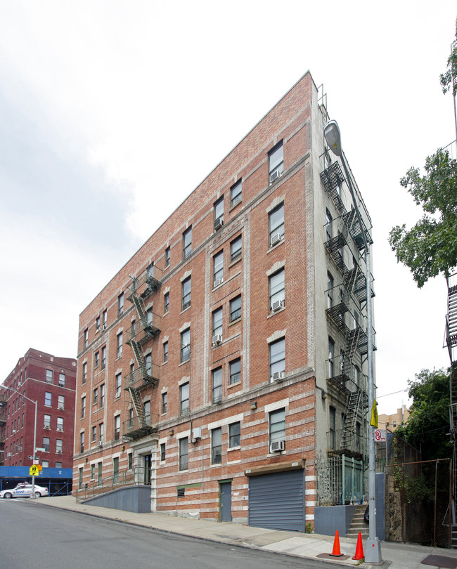 961 E 173rd St in Bronx, NY - Foto de edificio - Building Photo