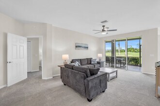 6025 Pinnacle Ln in Naples, FL - Foto de edificio - Building Photo