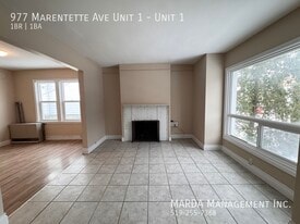 977 Marentette Ave in Windsor, ON - Building Photo