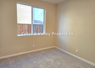 784 Livingston Ave in King City, CA - Building Photo - Building Photo