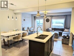 137 Lormont Blvd in Hamilton, ON - Building Photo - Building Photo