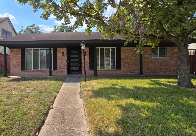 11742 N Little John Cir in Houston, TX - Building Photo - Building Photo