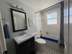 14 Mitchell St in Westbrook, ME - Building Photo