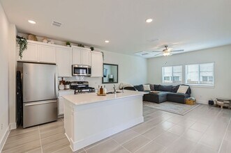 133 Yearling Wy in Georgetown, TX - Foto de edificio - Building Photo