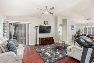 4847 E Abraham Ln in Phoenix, AZ - Foto de edificio - Building Photo