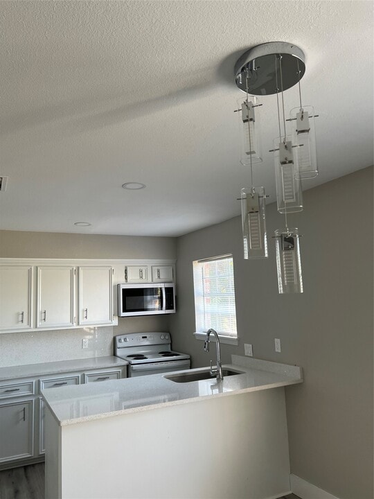 511 Commerce St in Magnolia, TX - Building Photo