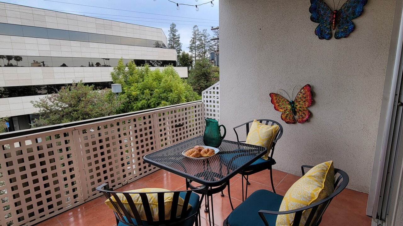 5180 N Wishon Ave, Unit 302 Furnished in Fresno, CA - Building Photo