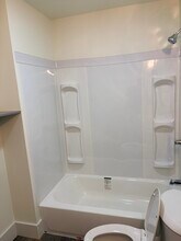 1200 Southlawn Blvd in New Orleans, LA - Foto de edificio - Building Photo