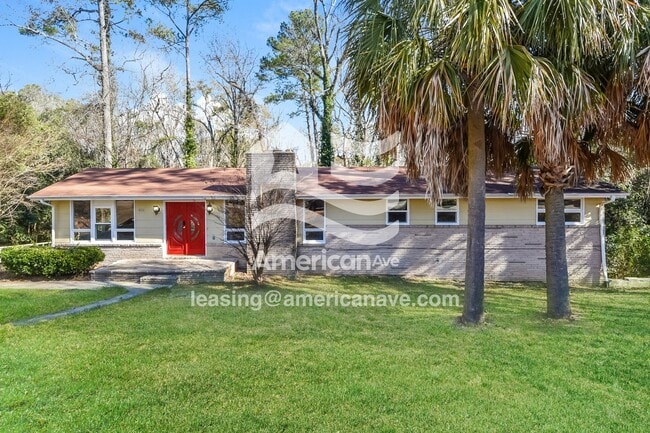 property at 4016 Williamsburg Dr