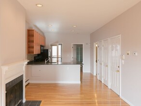 186 W 7th St, Unit 1 in Boston, MA - Building Photo - Building Photo