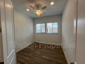 20711 W Medlock Dr in Buckeye, AZ - Building Photo - Building Photo