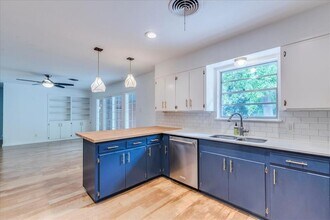 5614 Delwood Dr in Austin, TX - Building Photo - Building Photo