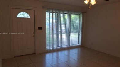 4010 NE 18th Ave in Pompano Beach, FL - Foto de edificio - Building Photo