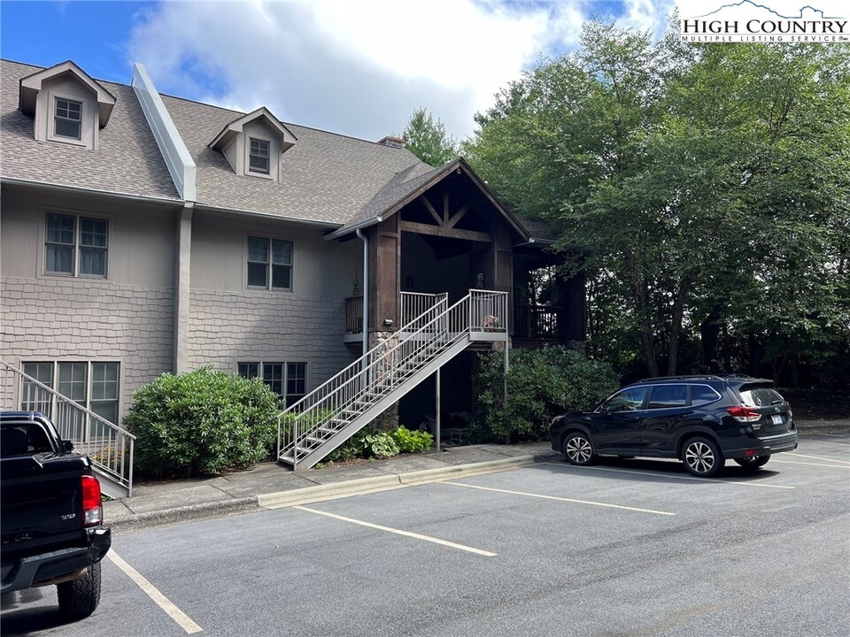 135 Caleb Dr in Blowing Rock, NC - Building Photo