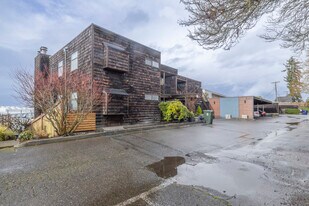 1660 S Wilton Rd in Tacoma, WA - Building Photo