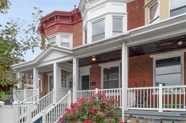 2163 Logan St in Harrisburg, PA - Building Photo - Building Photo