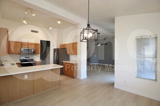 1432 E Princeton Ave in Gilbert, AZ - Foto de edificio - Building Photo