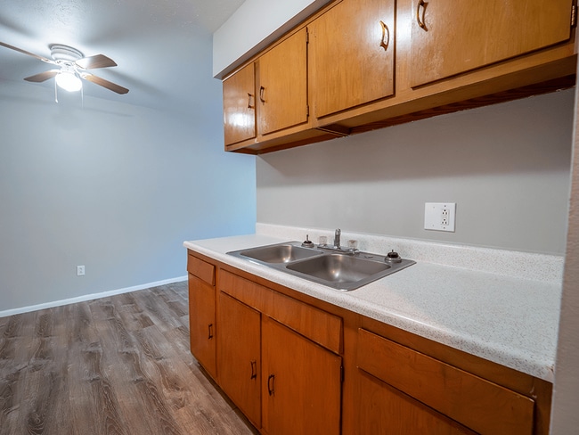 Lakeview Estates in Parkersburg, WV - Building Photo - Building Photo