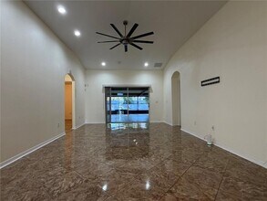 10214 Summer Azure Dr in Riverview, FL - Building Photo - Building Photo