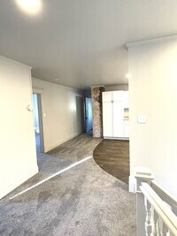 1304 S Main St photo'