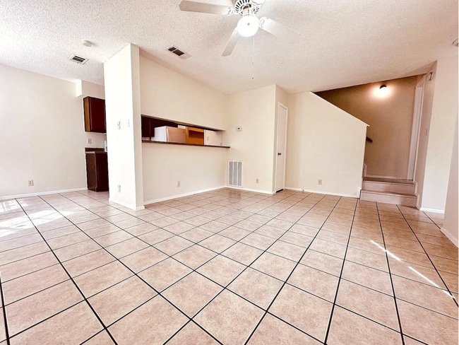2004 Kirksey Dr, Unit D in Austin, TX - Foto de edificio - Building Photo