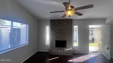 3337 S Parkside Dr in Tempe, AZ - Building Photo - Building Photo