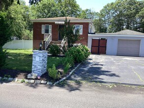 46 Port Ave in Ronkonkoma, NY - Building Photo - Building Photo