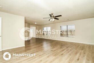 8182 Cheryl Meadow Dr in Converse, TX - Building Photo - Building Photo