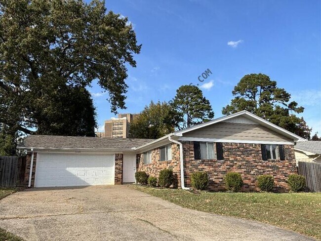 1220 Twin Lakes Dr in Little Rock, AR - Building Photo - Building Photo