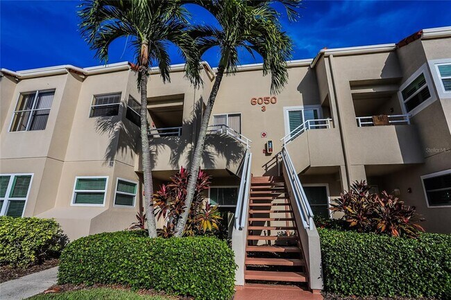 property at 6050 Bahia Del Mar Cir