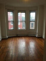 217 10th St in Hoboken, NJ - Building Photo