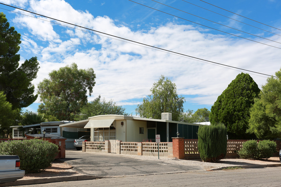 Village Mobile Home Park in Tucson, AZ - Foto de edificio