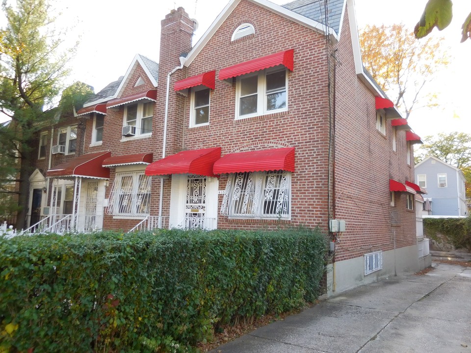 4353 Edson Ave in Bronx, NY - Foto de edificio