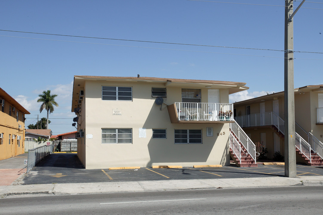 Marj II Apartments in Hialeah, FL - Foto de edificio