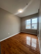 58 Steuben St, Unit 21 in East Orange, NJ - Foto de edificio - Building Photo