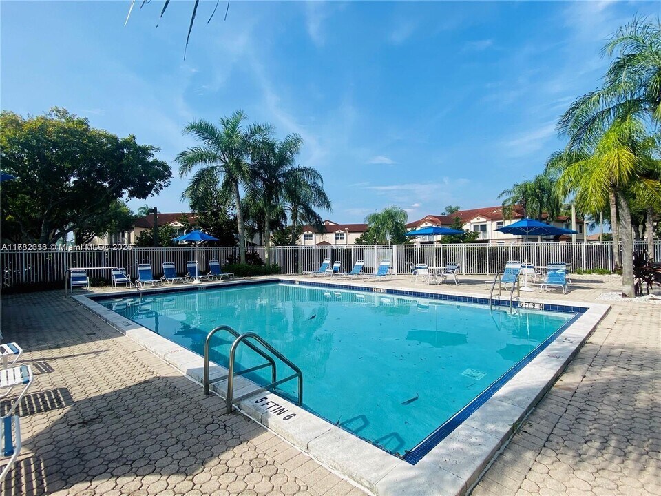 1226 SW 113th Terrace in Pembroke Pines, FL - Building Photo