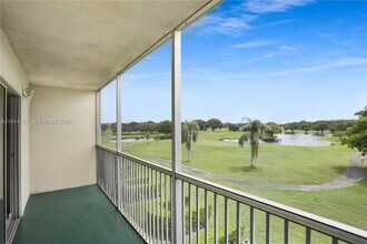 13250 SW 4th Ct in Pembroke Pines, FL - Foto de edificio - Building Photo