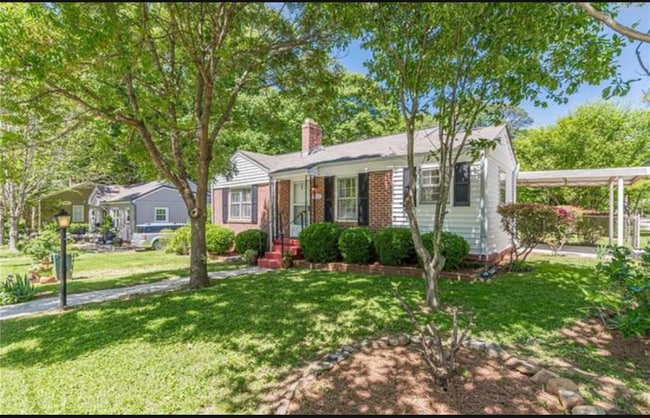 1325 E Forrest Ave in East Point, GA - Building Photo - Building Photo
