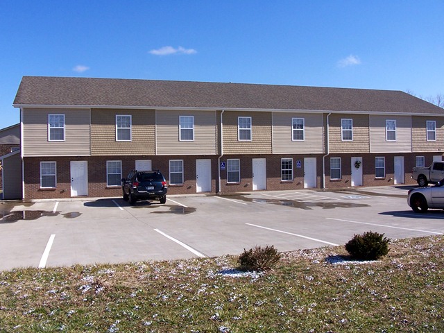 65 Durrett Dr in Clarksville, TN - Foto de edificio - Building Photo