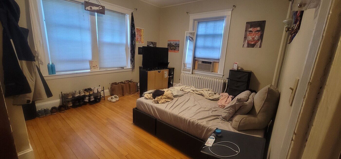 174 Winthrop Rd in Brookline, MA - Building Photo