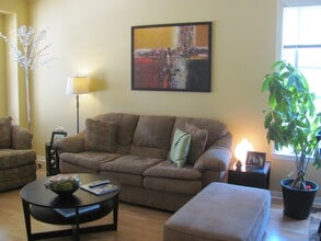 3953 Poinsettia St in San Luis Obispo, CA - Building Photo - Building Photo